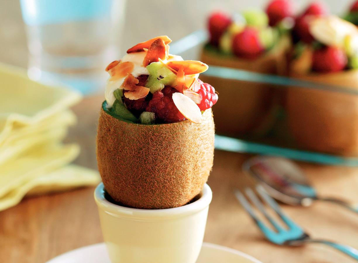 Kiwi's met fruitsalade en vanillekwark