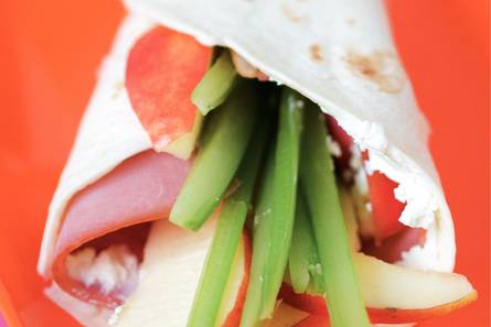 Wrap met ham, appel en bleekselderij