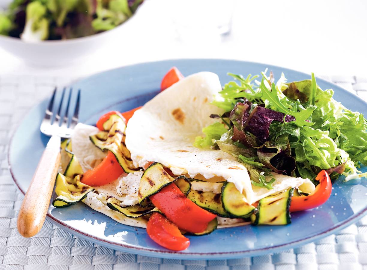 Tortilla met geitenkaas en gegrilde groenten