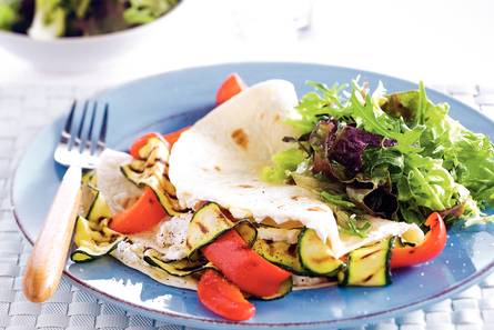 Tortilla met geitenkaas en gegrilde groenten
