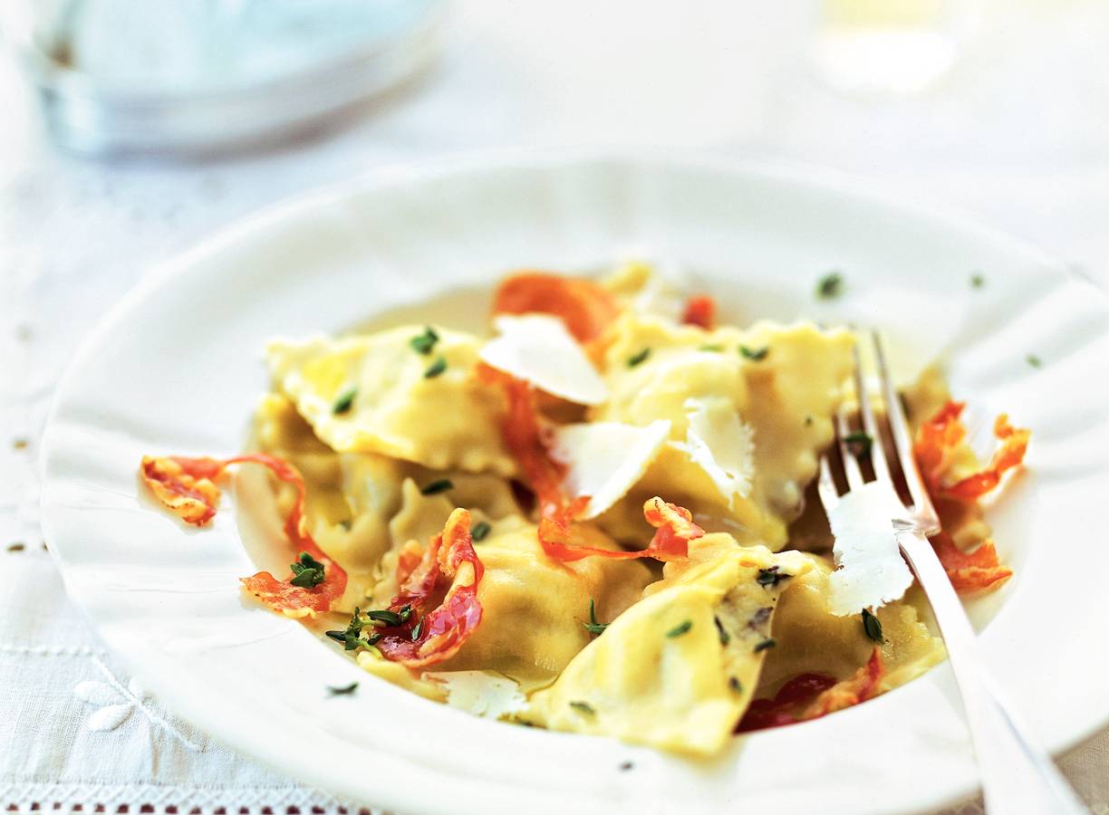 Ravioli met aardappel-pecorinovulling