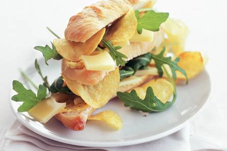 Dubbeldekker met kaas en chips