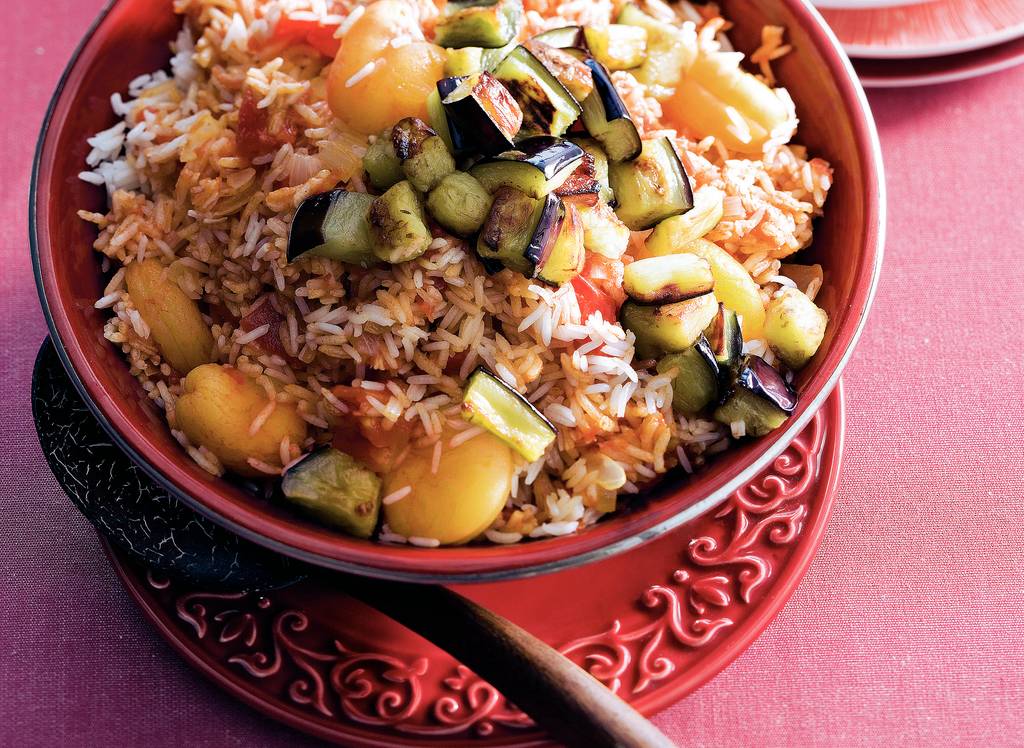 Kruidige tajine met aubergine, knoflook, olie en tomatenblokjes recept Allerhande Albert