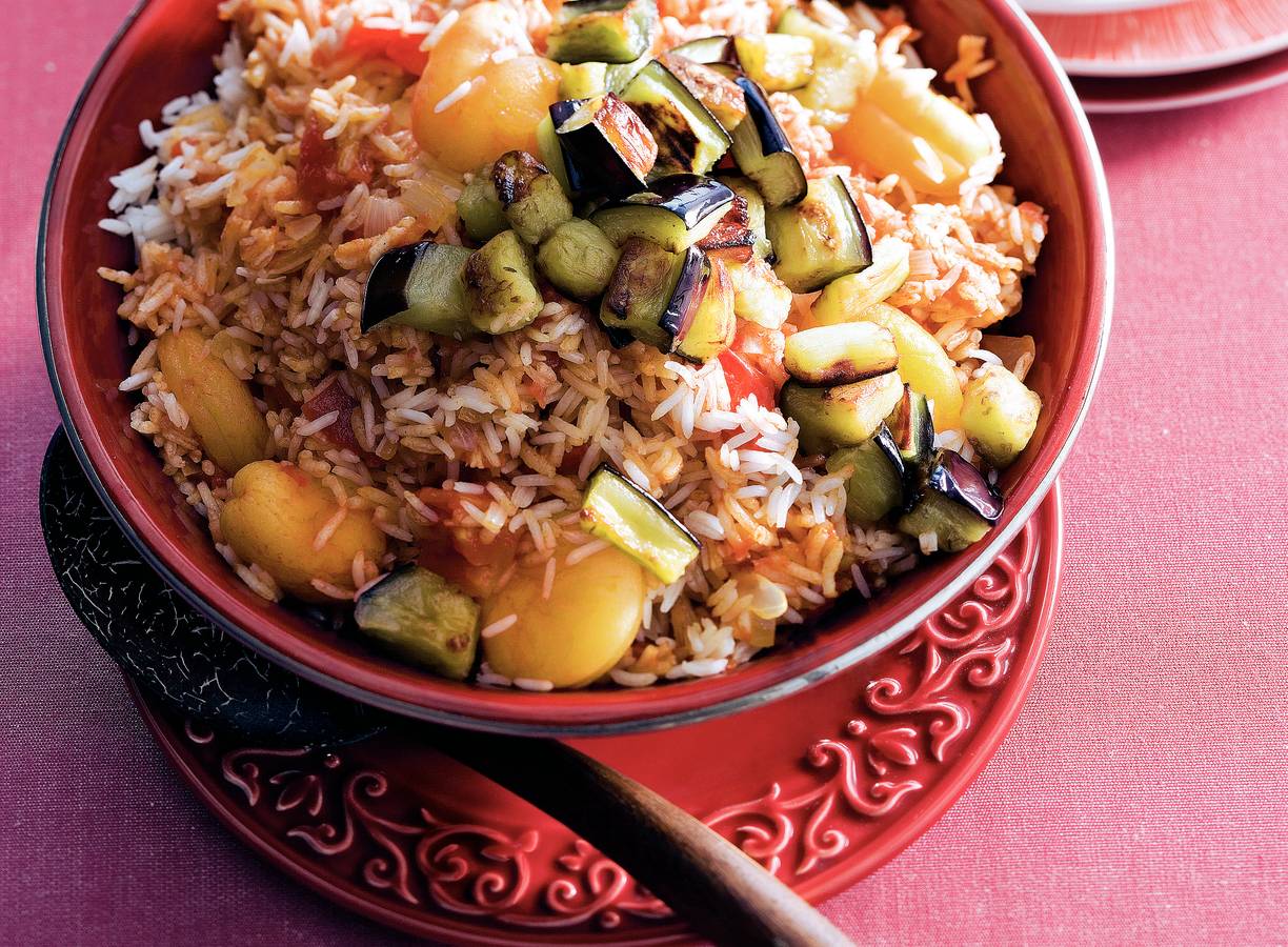 Pilav met abrikoos en aubergine