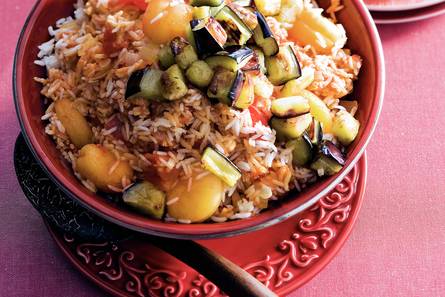 Pilav met abrikoos en aubergine