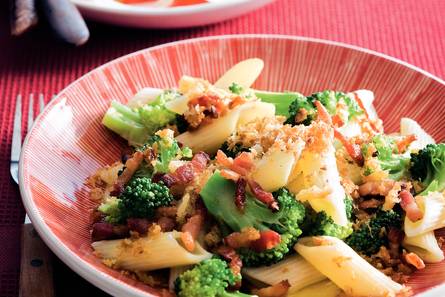 Penne met spekjes en broccoli