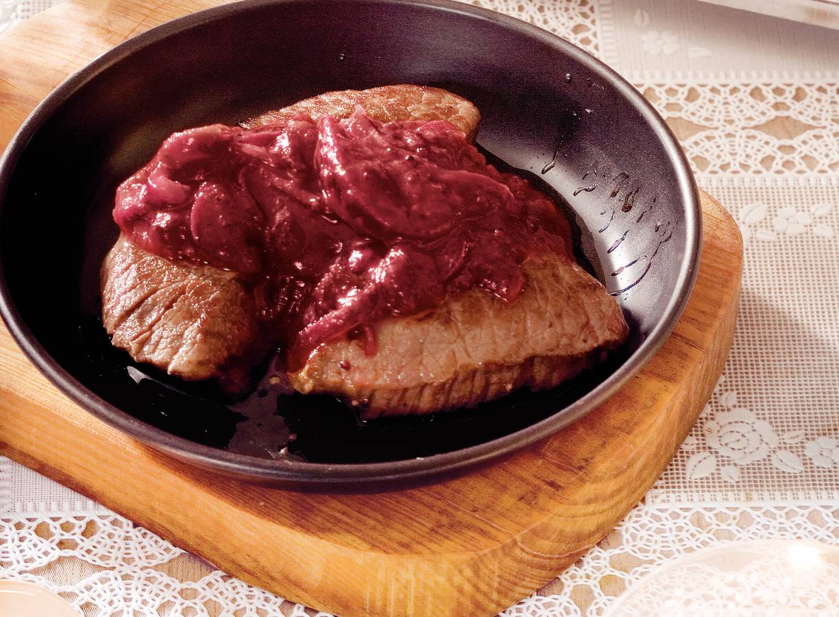Hertenbiefstukjes met cranberrycompote