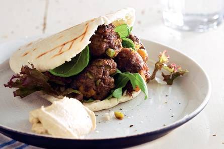 Gehaktballetjes met abrikozen en pistachenoten