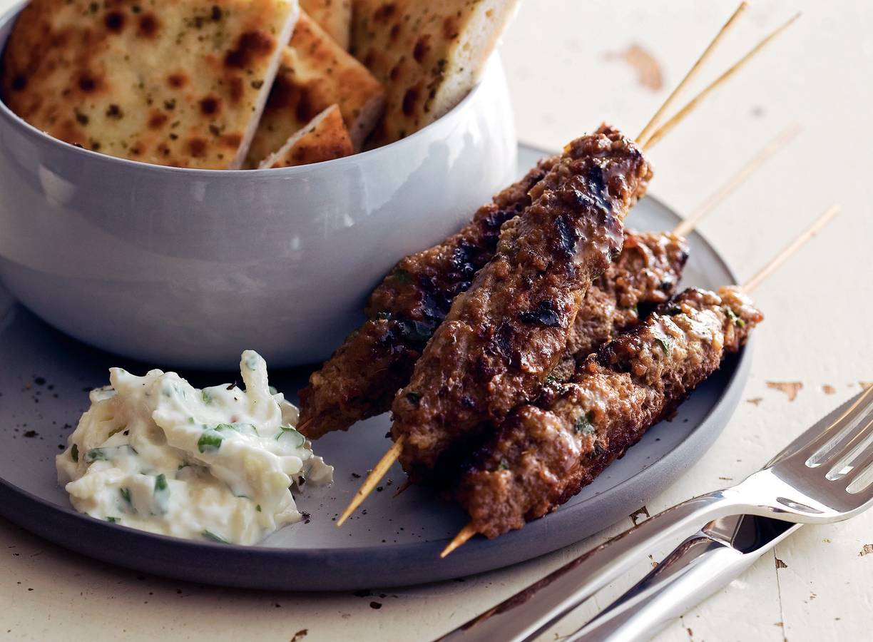 Indiase gehaktspiesen met appel-yoghurtdip