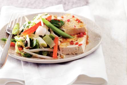Gestoomde tofu met pittige sojadressing