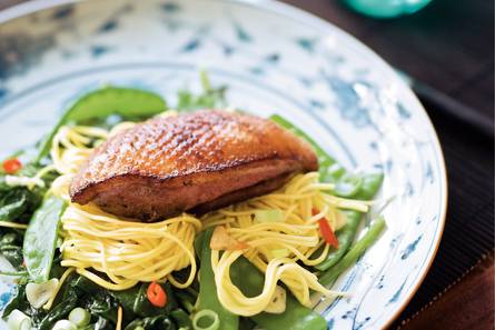 Gelakte eendenborst met Chinese mie