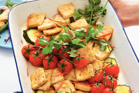 Tofu met courgette en koriander
