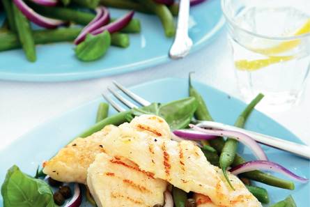 Gegrilde vis met sperziebonensalade