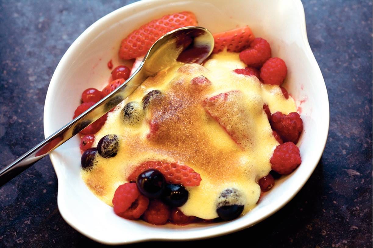 Sabayon met rood fruit uit de oven van Ton