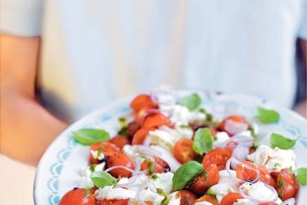 Salade caprese met basilicumolie