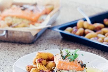 Gevulde zalmfilet van de bakplaat
