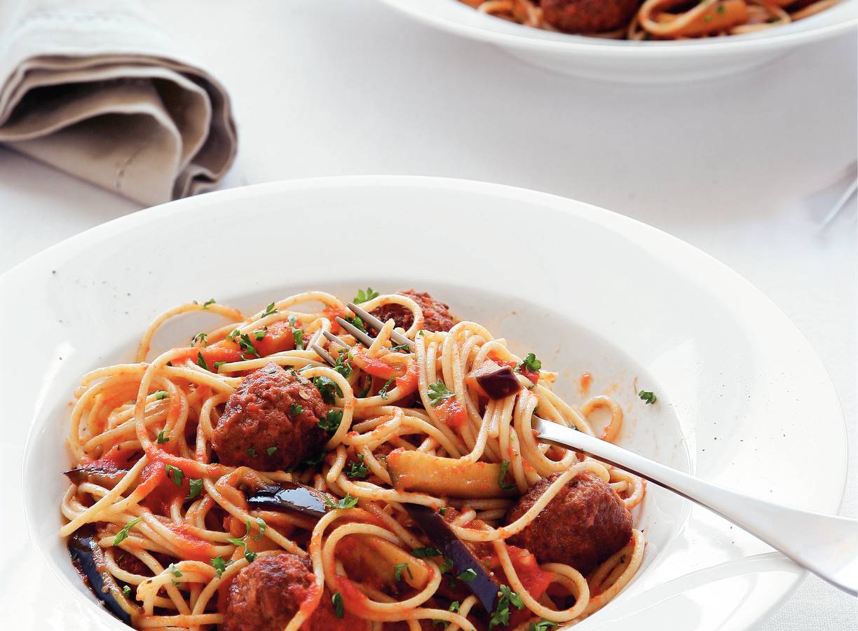 Spaghetti met tomaten-auberginesaus