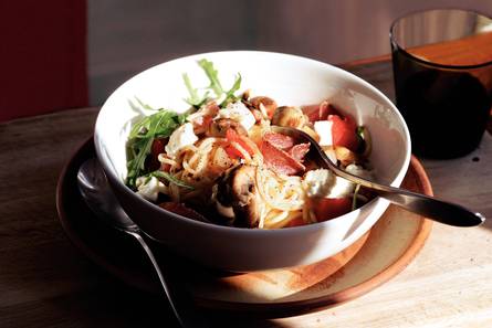 Pasta met pepersalami en magor van familie Van Iersel