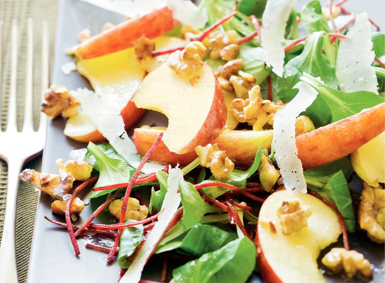 Appelsalade met walnoot en pecorino