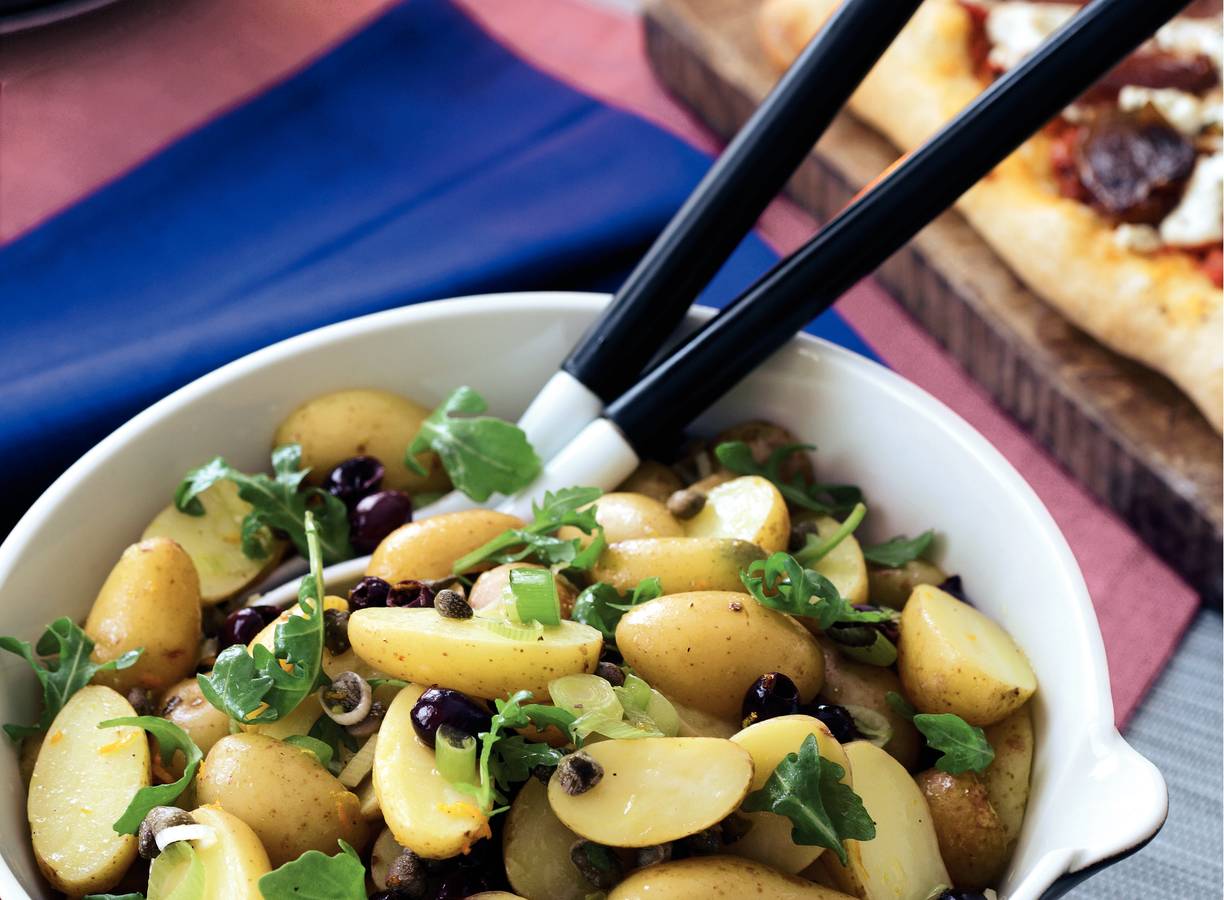 Aardappelsalade met rucola en olijven