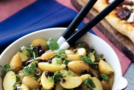 Aardappelsalade met rucola en olijven