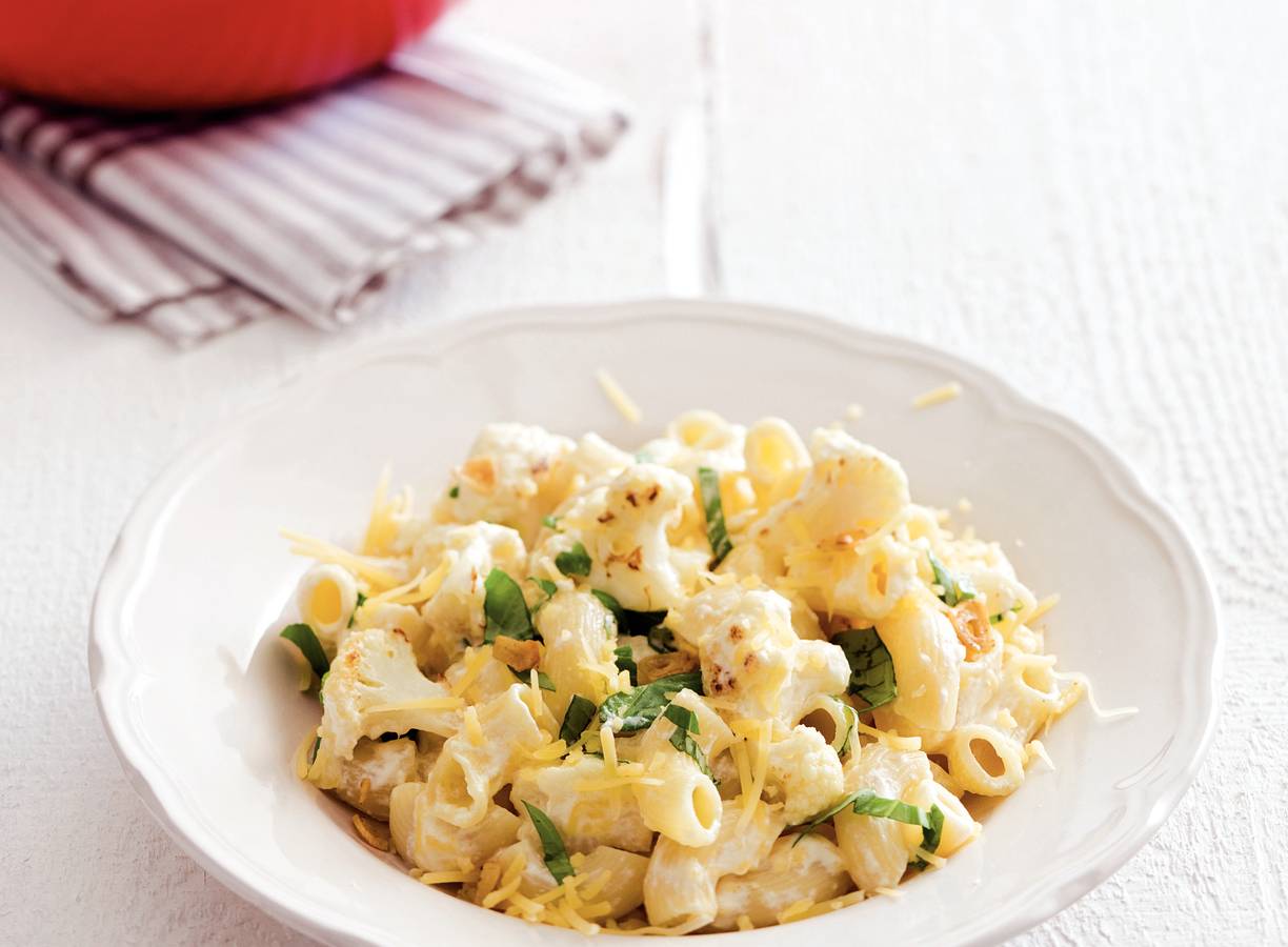Macaroni met bloemkoolroosjes en oude kaas