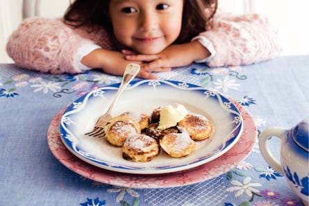Poffertjes met kaneelsuiker en anijsboter