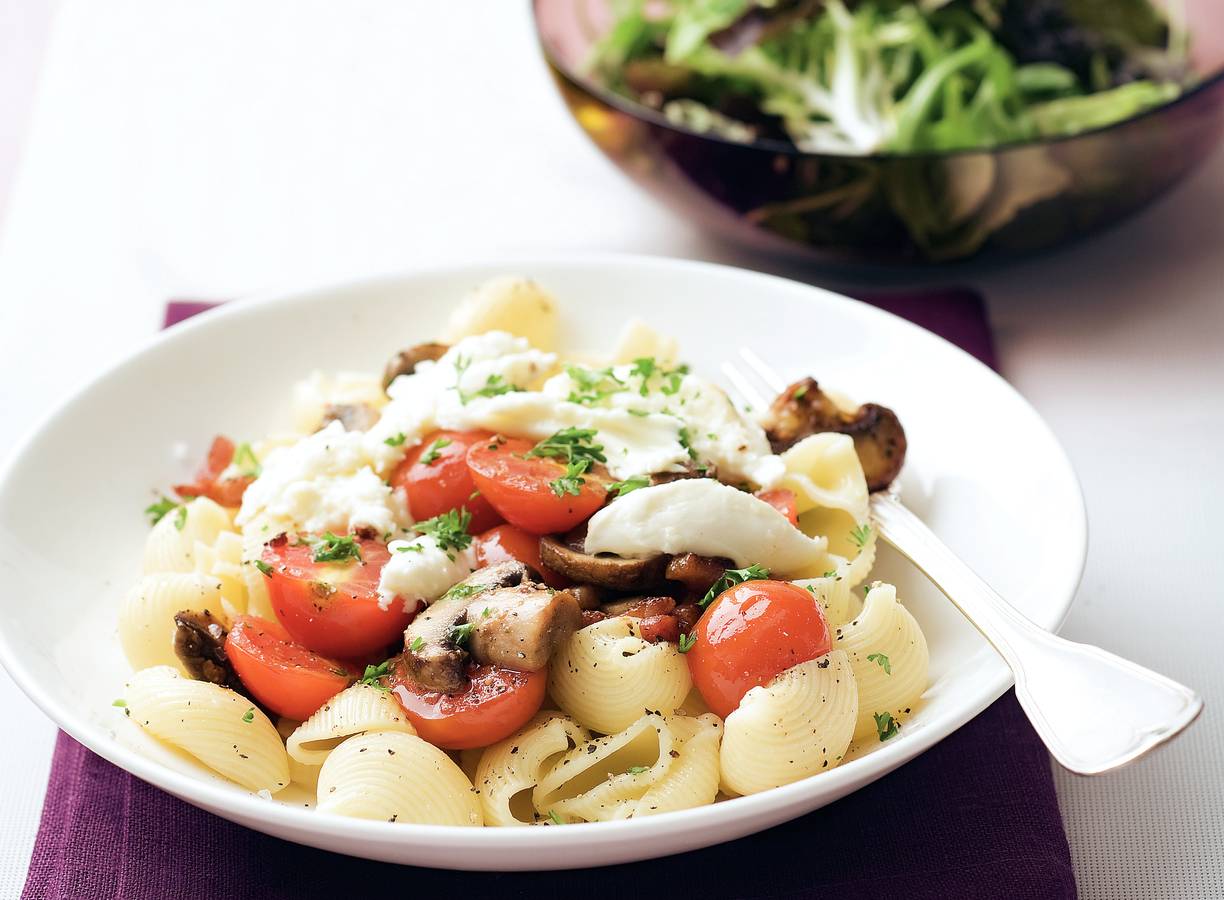 Pasta met spekjes en champignons