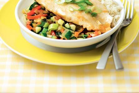Pangasiusfilet met groenten in zoetzure saus