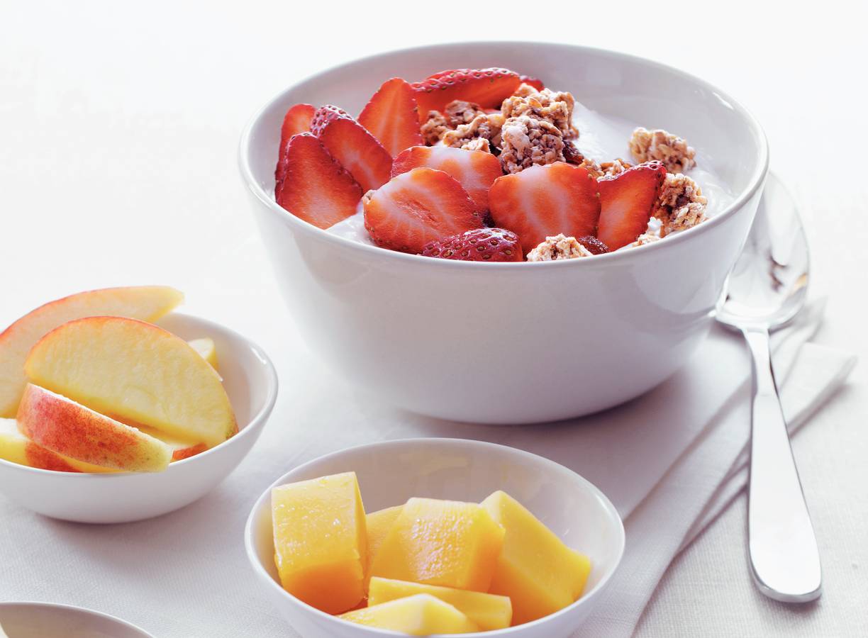 Kwark met muesli en aardbei