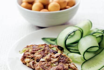 Gehakt-preikoekjes met aardappelballetjes