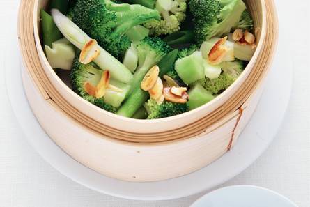 Gestoomde broccoli met bosui