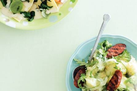 Stamppotje met gepofte knoflook en chorizo