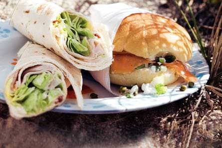 Lunchbol met zalm en hüttenkäse