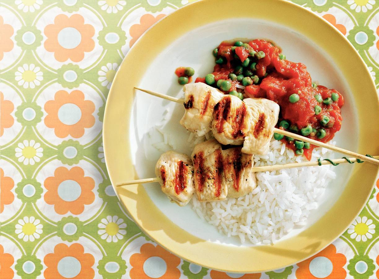 Kipspiesen met zoete tomatensaus
