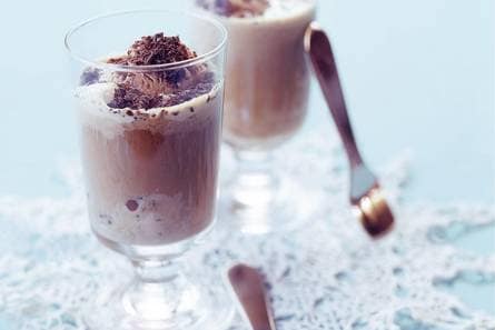IJskoffie met chocorasp