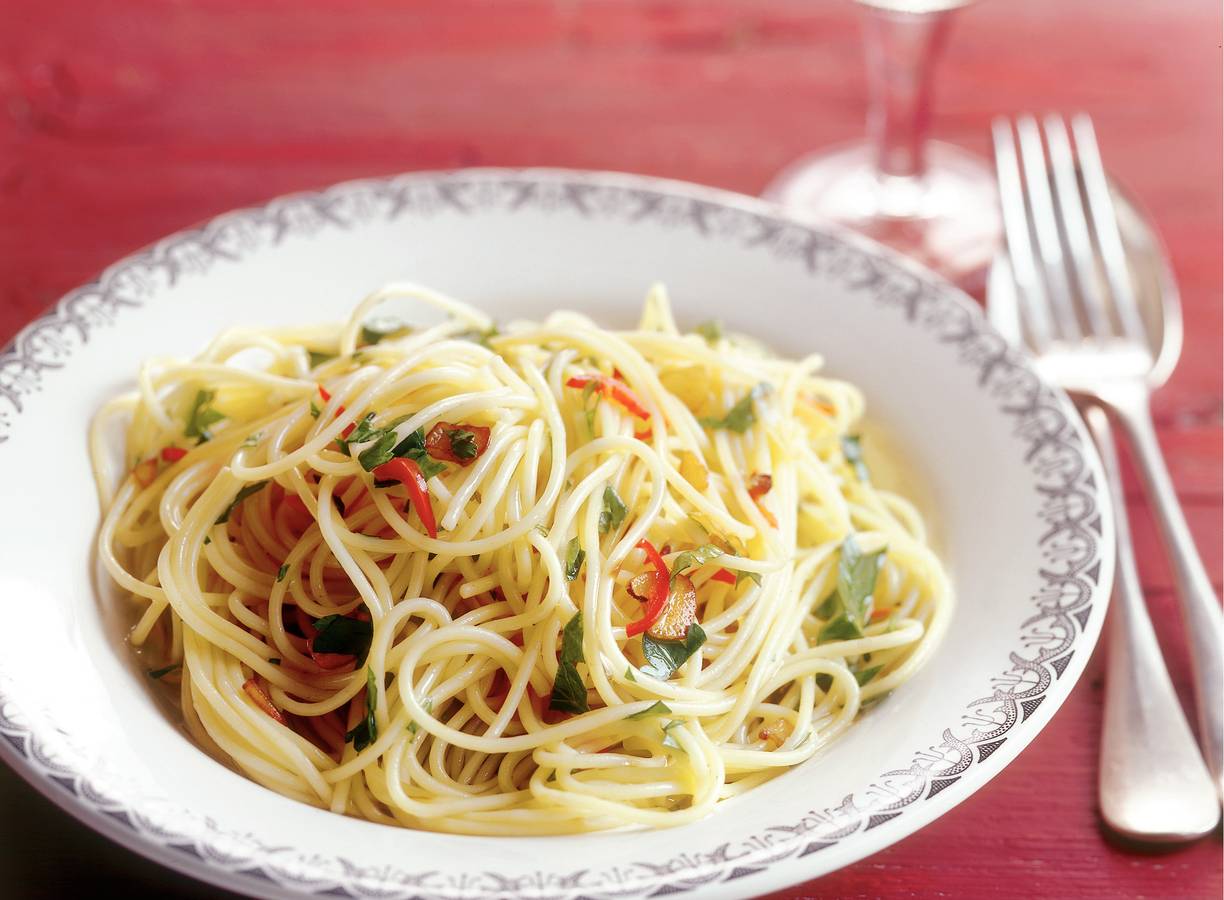 Spaghettini met knoflook, peper en olijfolie