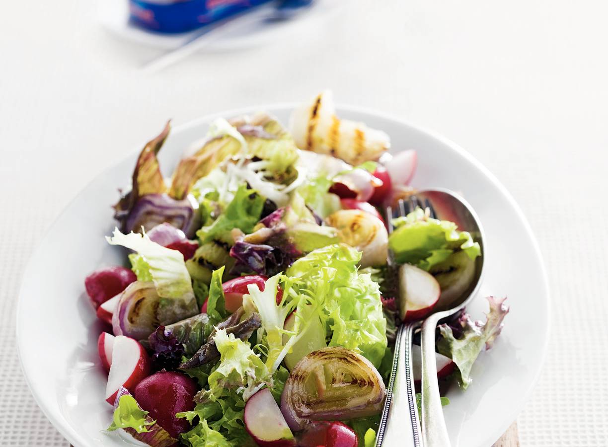 Salade met radijs en ansjovisdressing