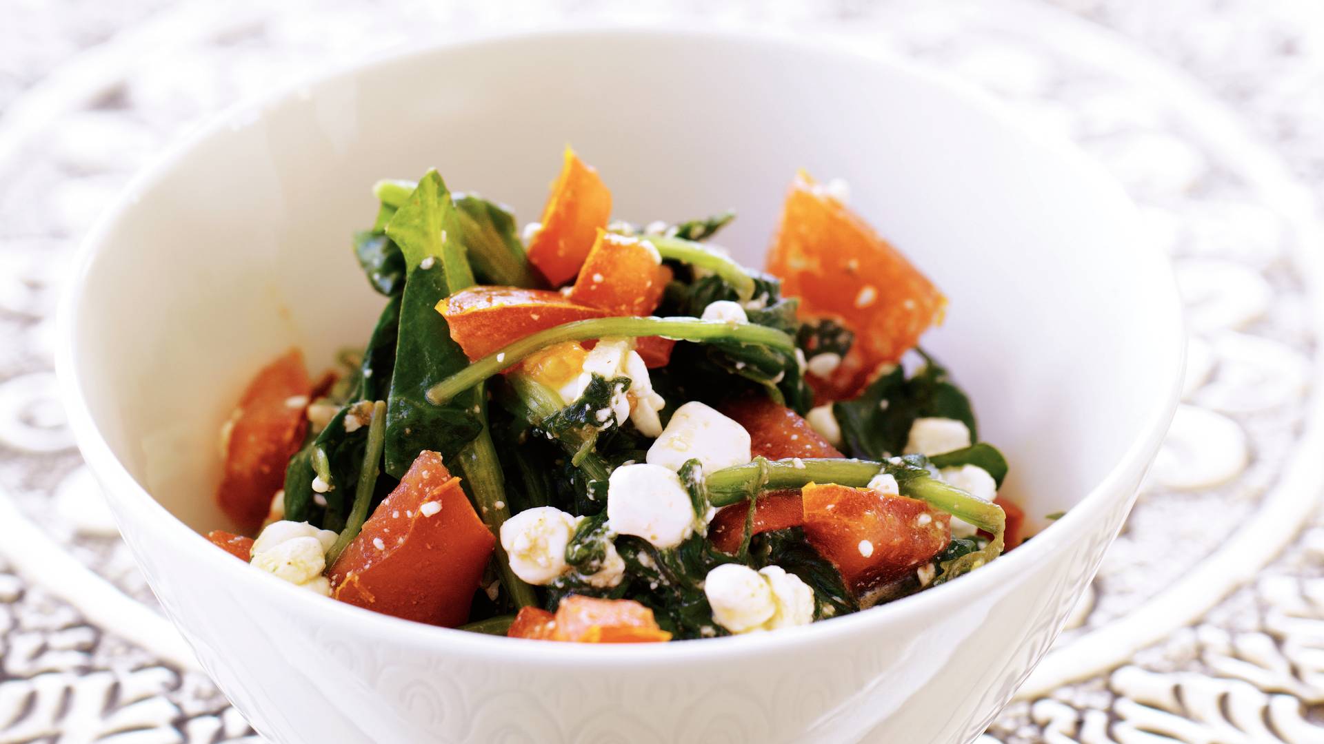 Gestoofde spinazie met verse kaas (saag paneer) recept Allerhande