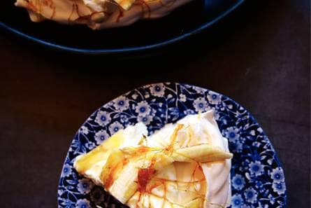 Pavlova met banaan en karamel