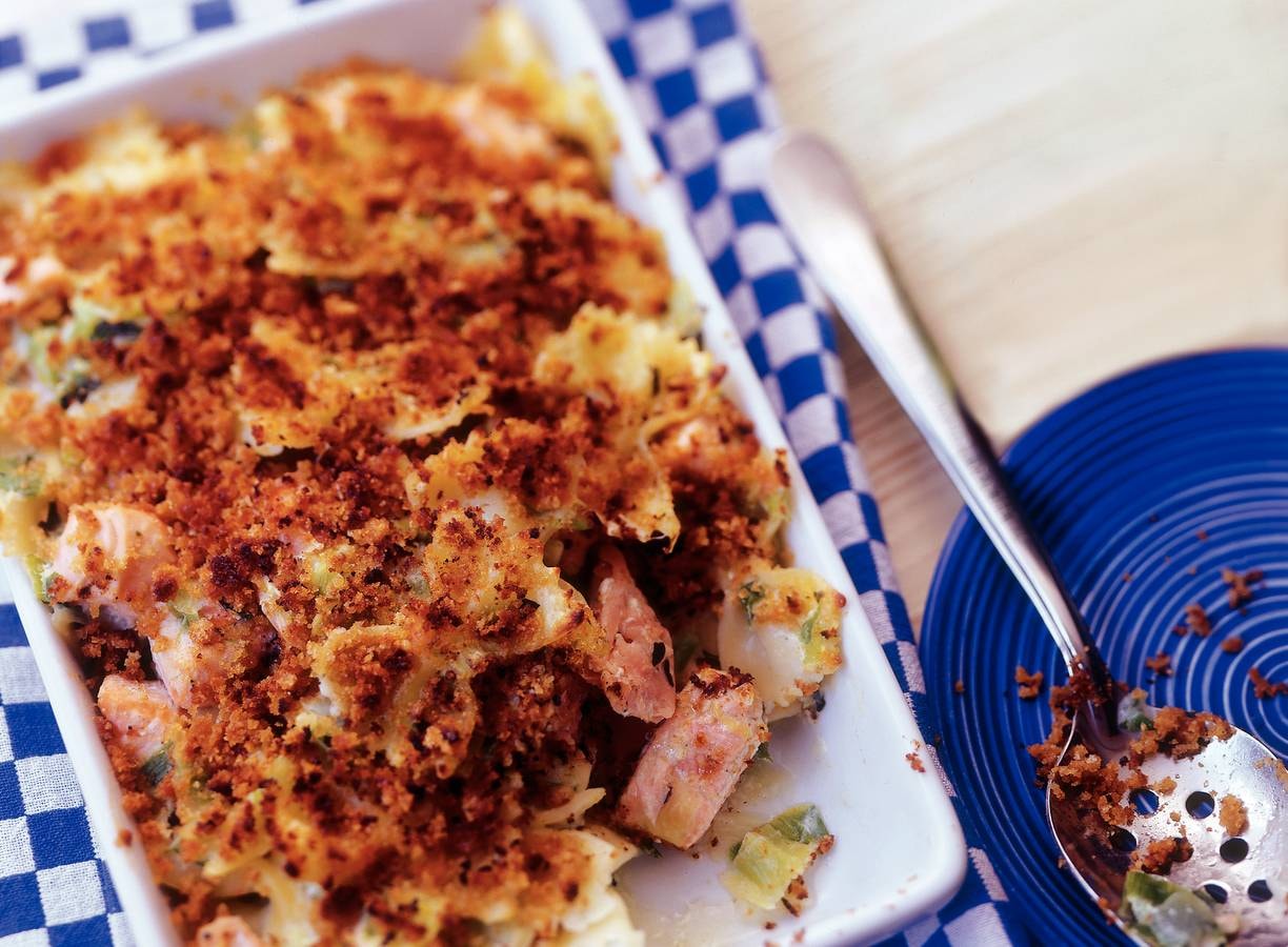 Ovenfarfalle met zalm en prei