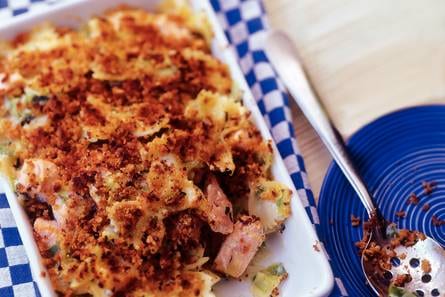 Ovenfarfalle met zalm en prei