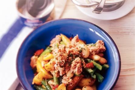 Lauwwarme bonensalade met tonijn