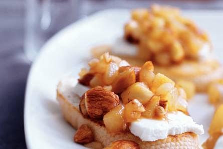 Toast met peer en geitenkaas