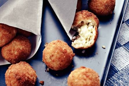 Risottoballetjes met mozzarella