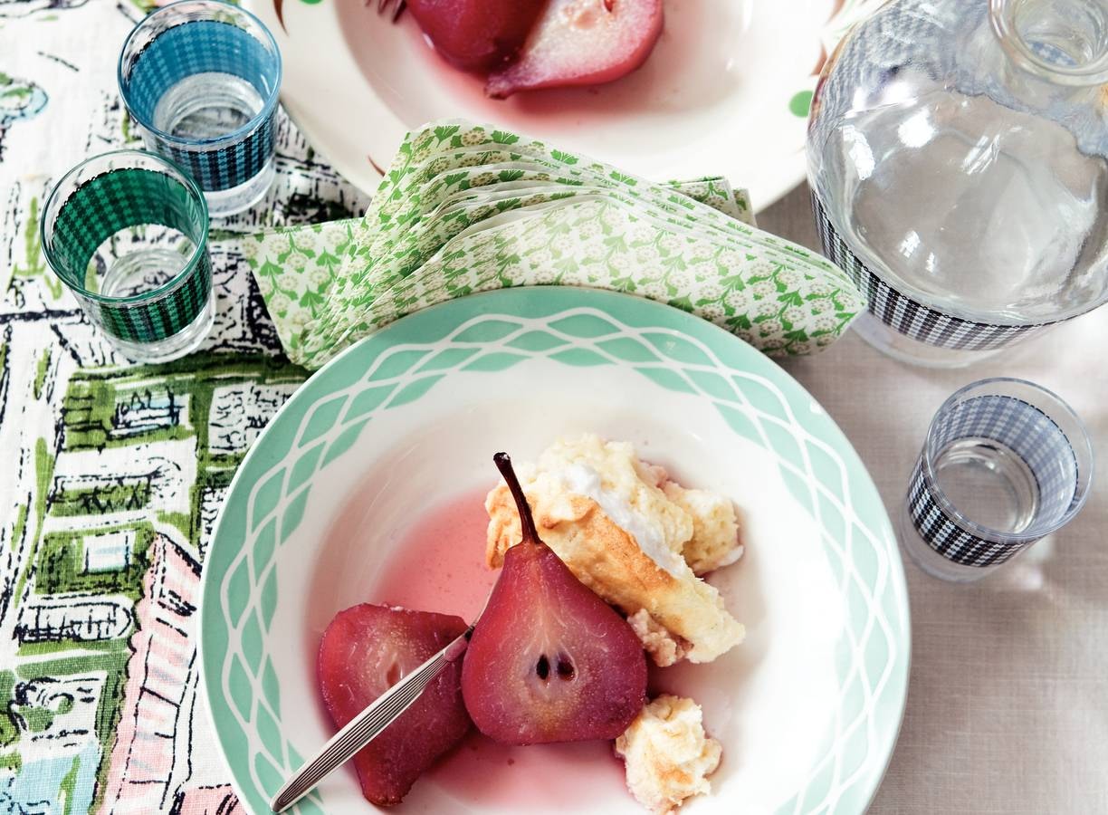 Peer met yoghurt
