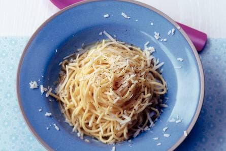 Spaghetti met boter en parmezaan