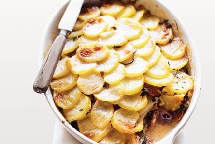 Ovenschotel met worst & courgette