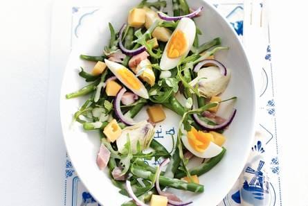Maaltijdsalade met oude kaas