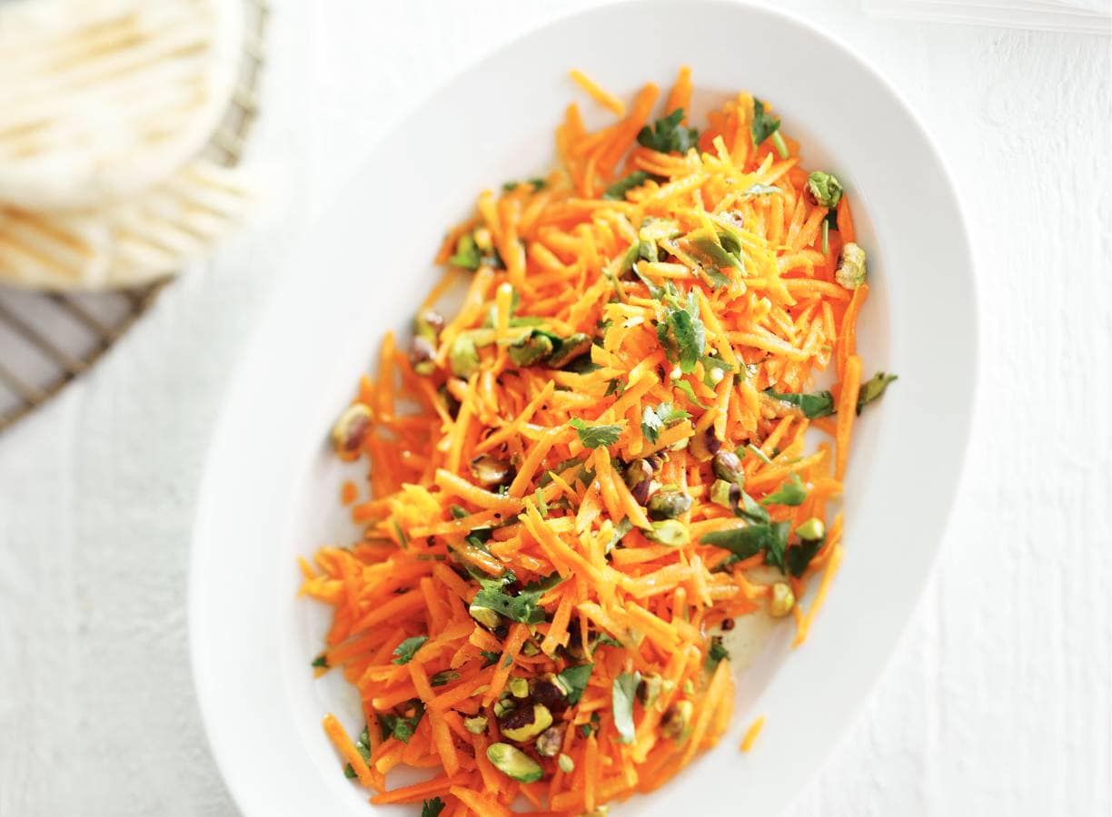 Wortelsalade met gember en pistachenoten